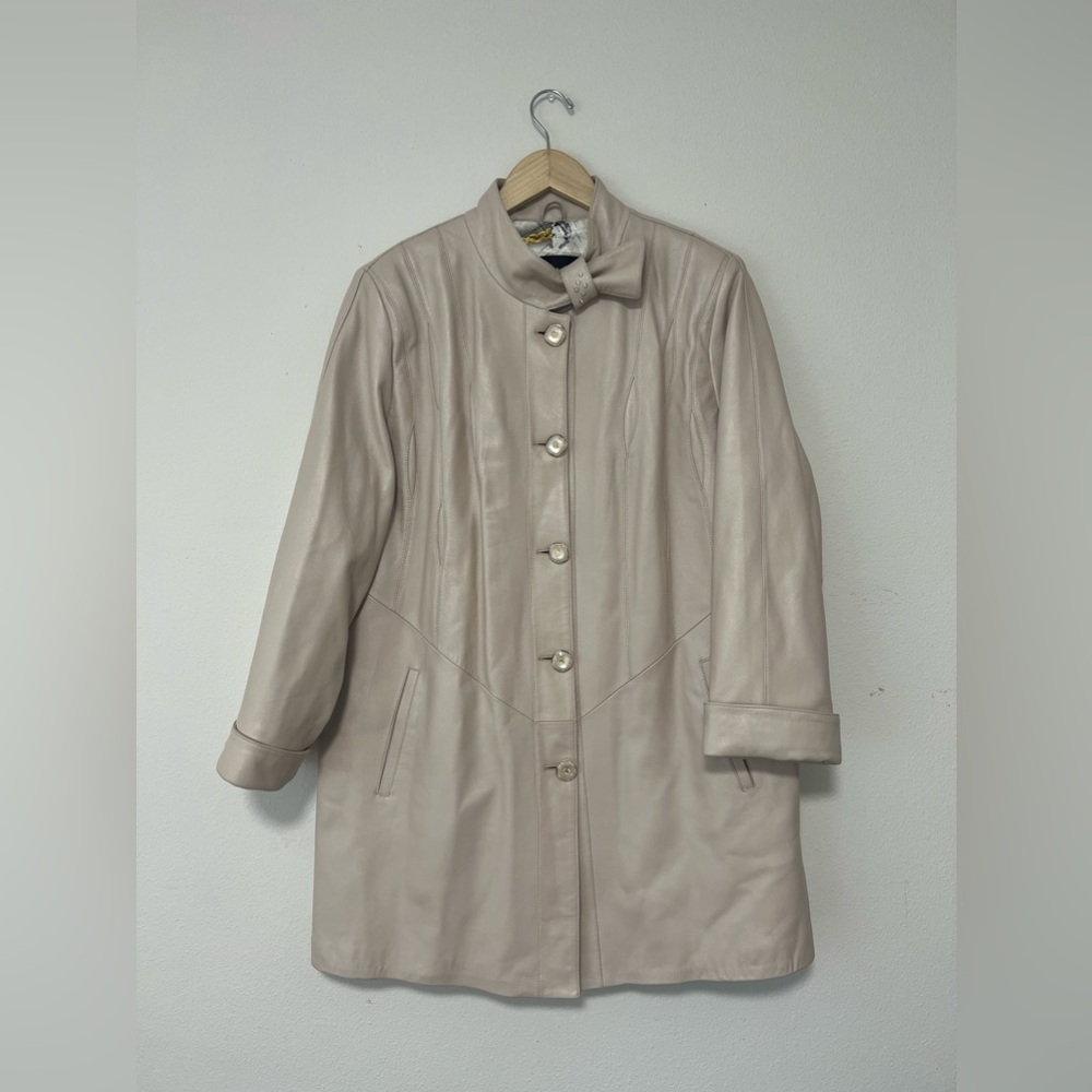 50 52 Women’s Long Beige Leather Jacket